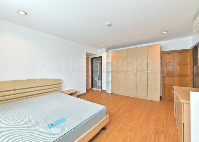 Royal Castle Sukhumvit BTS THONG LO 3 Bed 3 Bath  C281213002