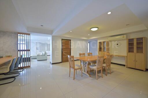 Royal Castle Sukhumvit BTS THONG LO 3 Bed 3 Bath  C281213002