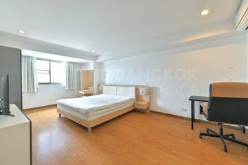 Royal Castle Sukhumvit BTS THONG LO 3 Bed 3 Bath  C281213002