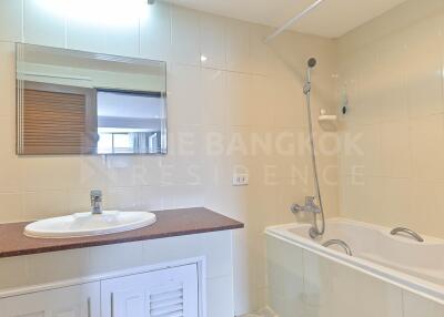 Royal Castle Sukhumvit BTS THONG LO 3 Bed 3 Bath  C281213002