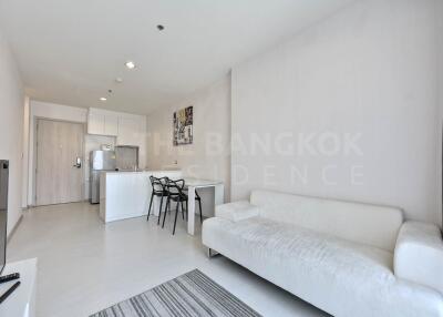 RHYTHM Sukhumvit 42 BTS EKKAMAI 1 Bed 1 Bath  C210217004