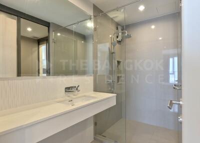 RHYTHM Sukhumvit 42 BTS EKKAMAI 1 Bed 1 Bath  C210217004