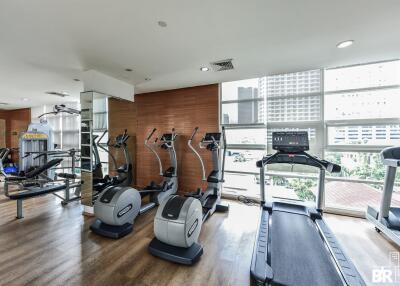 Watermark Chaophraya River BTS SAPHAN TAKSIN 3 Bed 3 Bath  C230413013