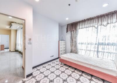 Sathorn House BTS SURASAK 4 Bed 2 Bath  C250815032