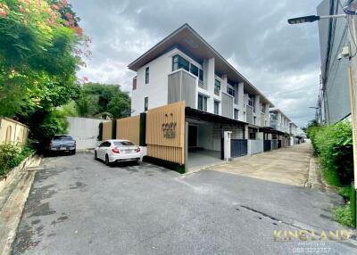 Exterior view of a modern townhouse complex