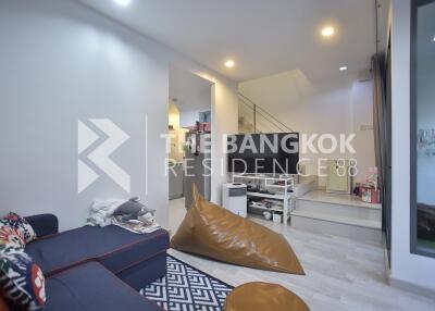 Ideo Mobi Sukhumvit BTS ON NUT 2 Bed 2 Bath  C291215002