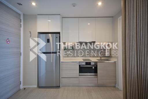 The Room Sukhumvit  21 BTS ASOKE Studio 1 Bath  C271016046