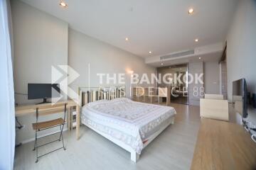 The Room Sukhumvit  21 BTS ASOKE Studio 1 Bath  C271016046