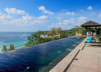 Infinity pool with ocean view