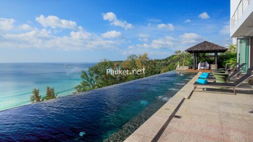 Infinity pool with ocean view