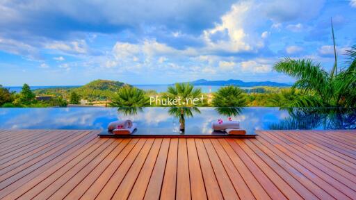 Stunning infinity pool with scenic view