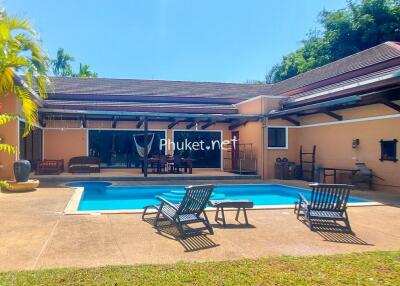 Backyard with swimming pool