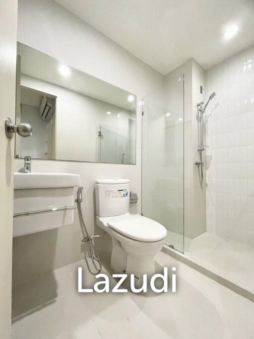 Studio 1 Bathroom 25 SQ.M at Life Asoke