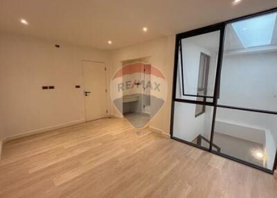 2 bed townhouse for sale Sukhumvit 71 pridi BTS prakanong