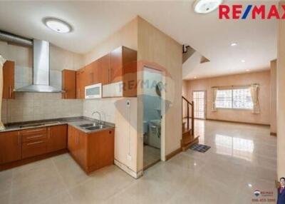 131 Sqm., 4 Beds Townhouse listed for ฿ 2,790,000.