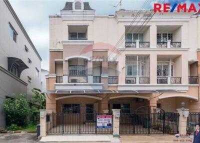 131 Sqm., 4 Beds Townhouse listed for ฿ 2,790,000.