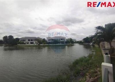 880 Sqm., 4 Beds Townhouse listed for ฿ 110,000.