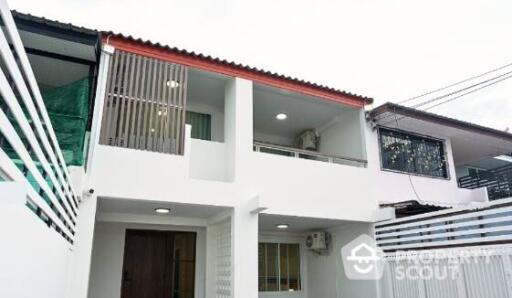 4-BR Townhouse in Bang Chak