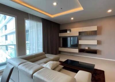 3 bed Condo in Menam Residences Wat Phraya Krai Sub District C021018