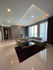 3 bed Condo in Menam Residences Wat Phraya Krai Sub District C021018