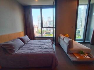 1 bed Condo in The Esse at Singha Complex Khlong Toei Nuea Sub District C021017