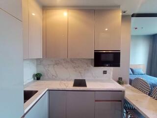 1 bed Condo in The Esse at Singha Complex Khlong Toei Nuea Sub District C021017