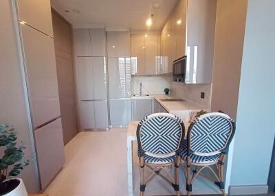 1 bed Condo in The Esse at Singha Complex Khlong Toei Nuea Sub District C021017