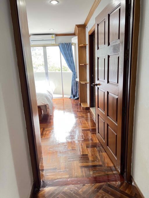 2 bed Condo in Wittayu Complex Makkasan Sub District C021015