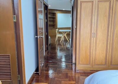 2 bed Condo in Wittayu Complex Makkasan Sub District C021015