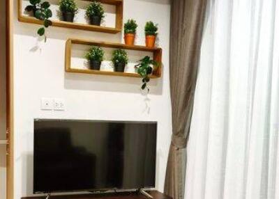 Studio Condo at Life One Wireless near BTS Phloen Chit