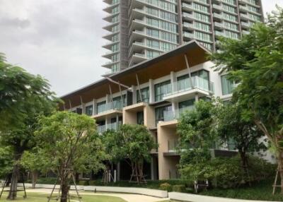 333 Riverside townhouse style condo for sale and rent