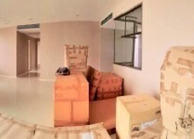 333 Riverside townhouse style condo for sale and rent