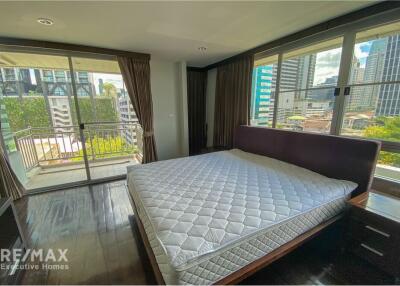 Pet Friendly 3-Bed Condo for Rent near Sathorn, Suanplu BTS Chong Nonsi