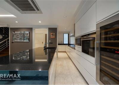 Stunning 31 Bedroom Townhome for Sale in Sukhumvit 65