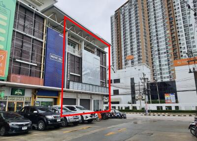 Exterior view of the building and street