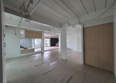 Spacious, empty main living area