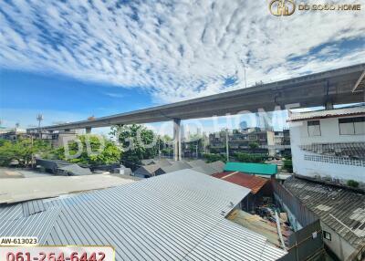 Outdoor view showing neighborhood with highway and houses