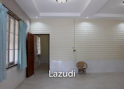 Land and House in city Center for Sale