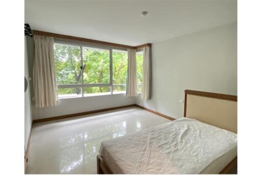 Pet friendly big balcony 2 bedroom in Sathorn