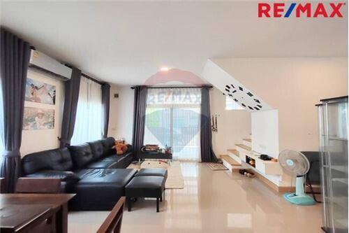 108 Sqm., 3 Beds Townhouse listed for ฿ 3,500,000.