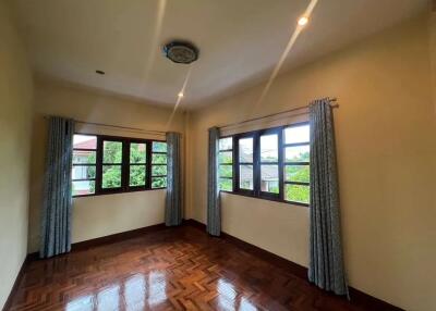 Spacious 5-Bedroom House for Rent in San Phak Wan, Near Hang Dong Road (H108)