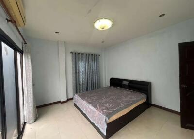 Spacious 5-Bedroom House for Rent in San Phak Wan, Near Hang Dong Road (H108)