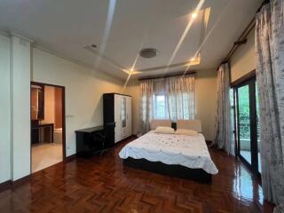 Spacious 5-Bedroom House for Rent in San Phak Wan, Near Hang Dong Road (H108)