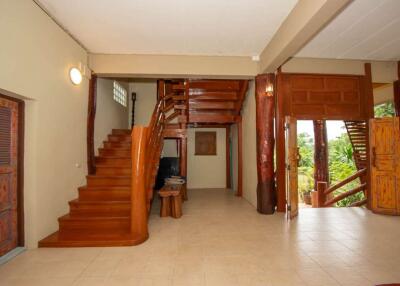 3 Bedroom Teakwood Mountain House To Rent