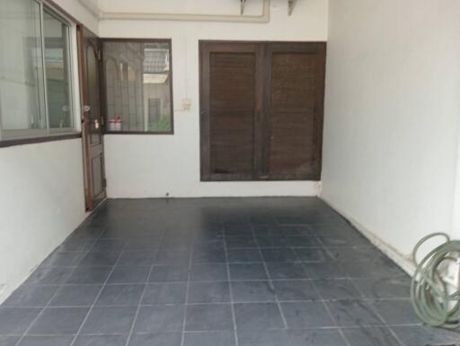 For Rent Home Office on Sukhumvit 55 BTS Thong Lo Wattana District of Bangkok