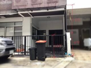 For Rent Home Office on Sukhumvit 55 BTS Thong Lo Wattana District of Bangkok