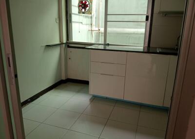 For Rent Home Office on Sukhumvit 55 BTS Thong Lo Wattana District of Bangkok