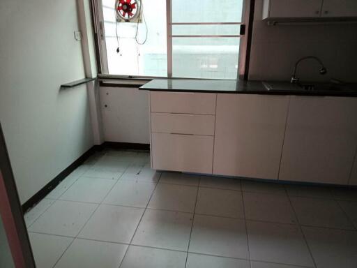 For Rent Home Office on Sukhumvit 55 BTS Thong Lo Wattana District of Bangkok