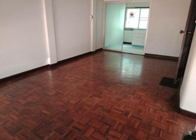 For Rent Home Office on Sukhumvit 55 BTS Thong Lo Wattana District of Bangkok