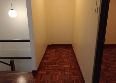 For Rent Home Office on Sukhumvit 55 BTS Thong Lo Wattana District of Bangkok